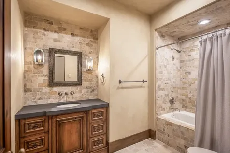 15 N Badger Lodge Circle Spring TX 77389