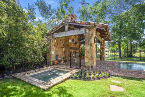 15 N Badger Lodge Circle Spring TX 77389