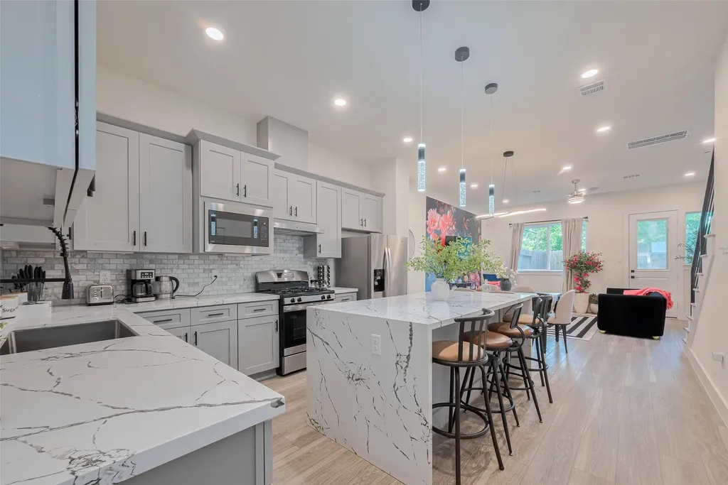 2909 Nagle Street Houston TX 77004