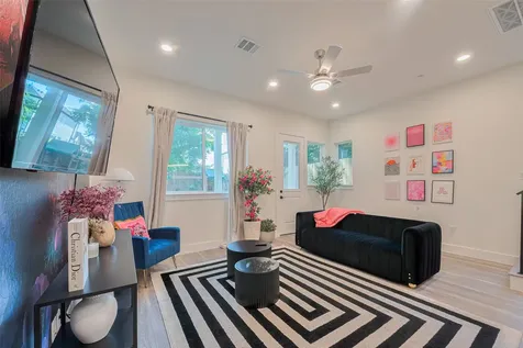 2909 Nagle Street Houston TX 77004