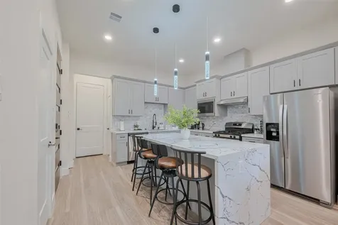 2909 Nagle Street Houston TX 77004