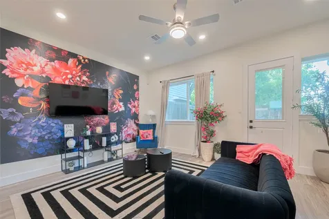 2909 Nagle Street Houston TX 77004