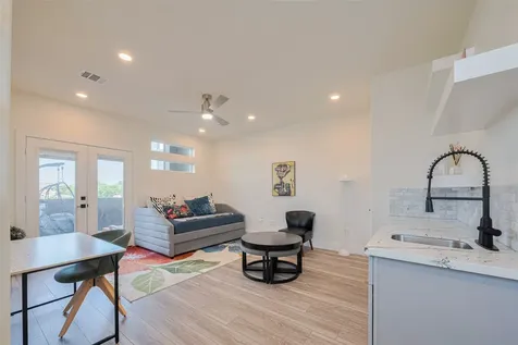 2909 Nagle Street Houston TX 77004