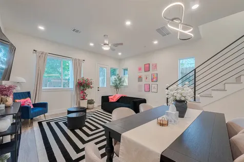2909 Nagle Street Houston TX 77004