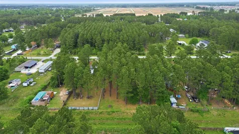 133 County Road 5005 Cleveland TX 77327