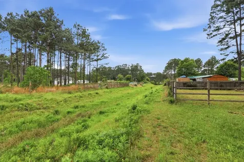 133 County Road 5005 Cleveland TX 77327