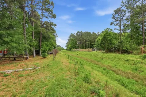 133 County Road 5005 Cleveland TX 77327