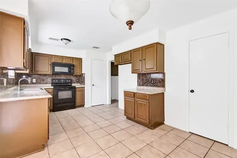 4719 Silver Frost Drive Houston TX 77066