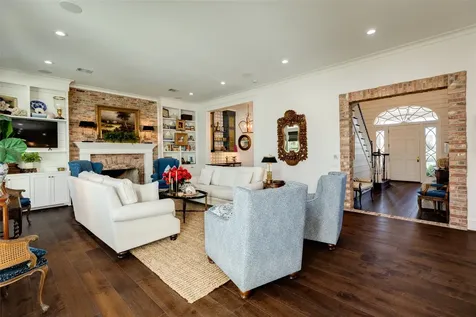 7 Caroline Street Galveston TX 77554