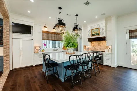 7 Caroline Street Galveston TX 77554