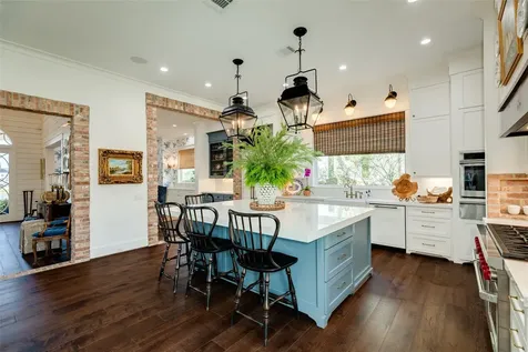 7 Caroline Street Galveston TX 77554