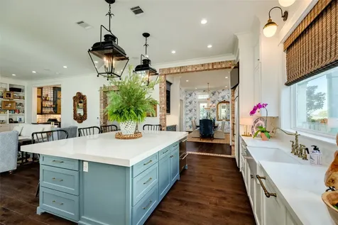 7 Caroline Street Galveston TX 77554
