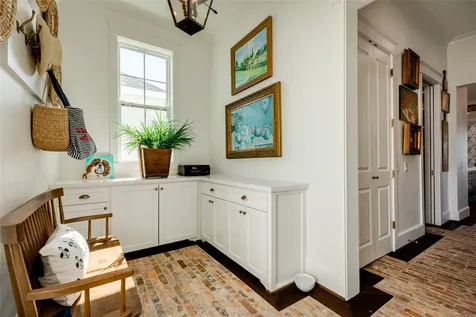 7 Caroline Street Galveston TX 77554