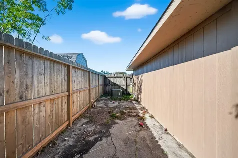 405 Tudor Court Deer Park TX 77536