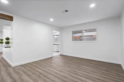 322 E Edgebrook Drive Houston TX 77034