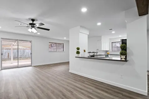 322 E Edgebrook Drive Houston TX 77034
