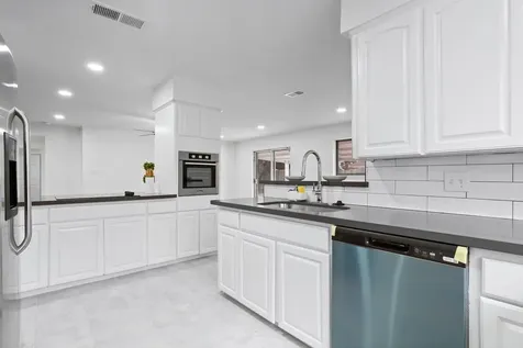 322 E Edgebrook Drive Houston TX 77034