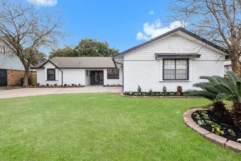 322 E Edgebrook Drive Houston TX 77034