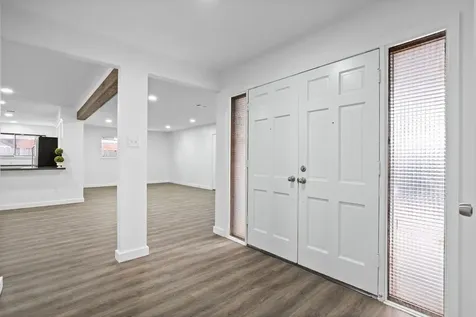 322 E Edgebrook Drive Houston TX 77034