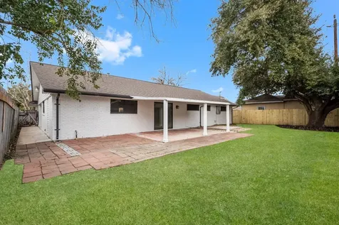 322 E Edgebrook Drive Houston TX 77034