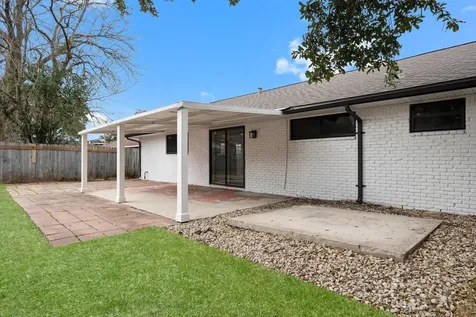 322 E Edgebrook Drive Houston TX 77034