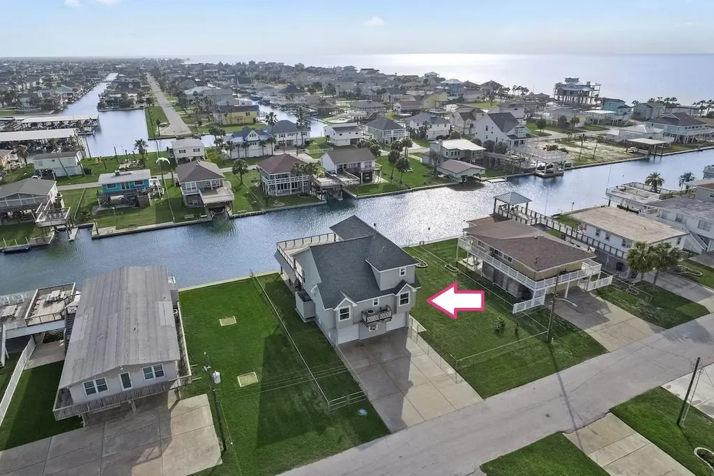 3814 Brewster Key Galveston TX 77554