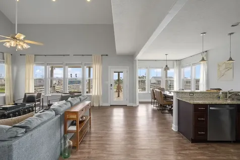 3814 Brewster Key Galveston TX 77554