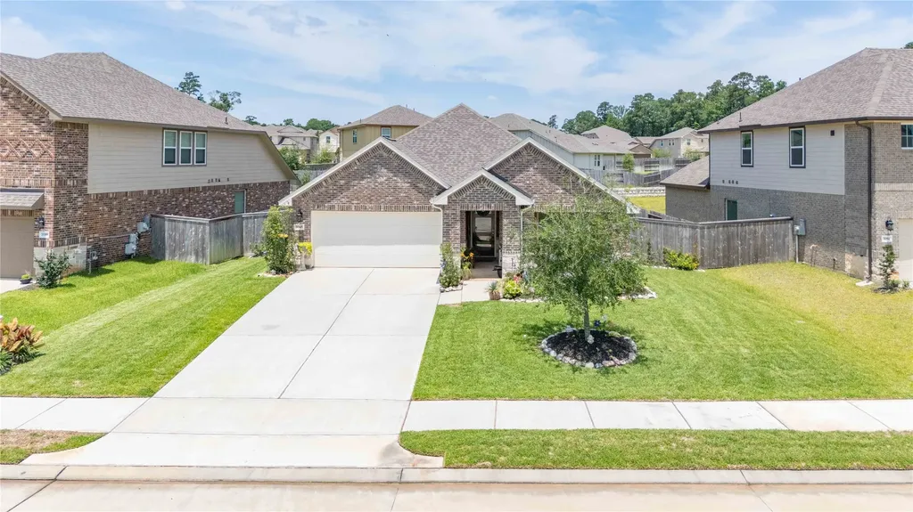 7045 Lauren Oak Drive Conroe TX 77304