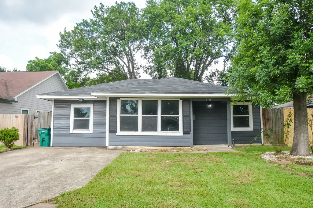 2109 Pomona Drive Pasadena TX 77506