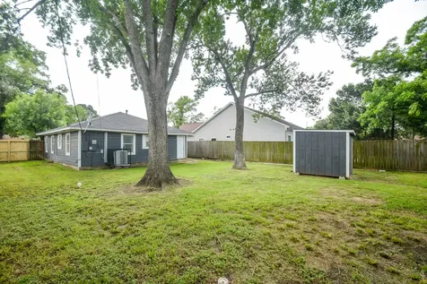 2109 Pomona Drive Pasadena TX 77506