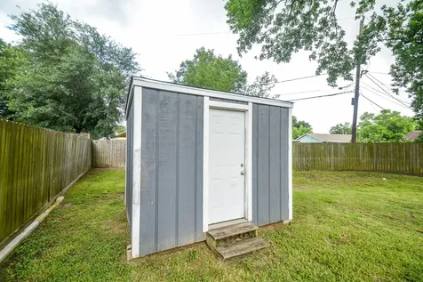 2109 Pomona Drive Pasadena TX 77506