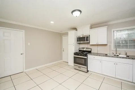 2109 Pomona Drive Pasadena TX 77506