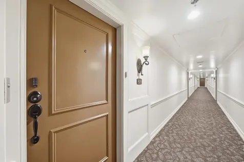 3525 Sage Road 909 Houston TX 77056
