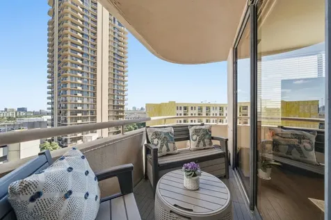 3525 Sage Road 909 Houston TX 77056