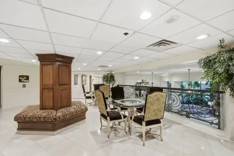 3525 Sage Road 909 Houston TX 77056