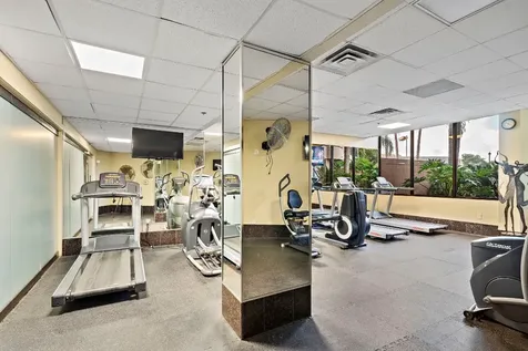 3525 Sage Road 909 Houston TX 77056