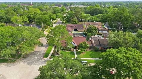 5927 Valkeith Drive Houston TX 77096