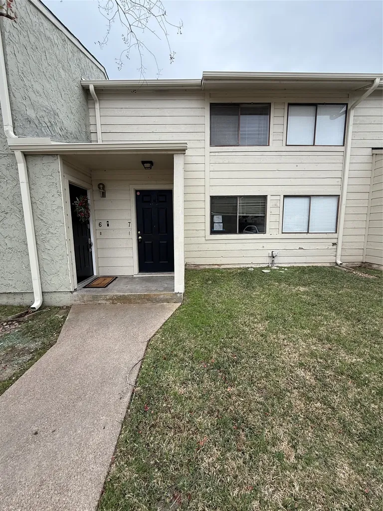 4507 Carter Creek Parkway 7 Bryan TX 77802