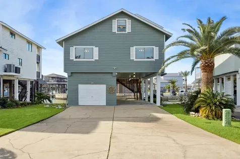 339 Admiral Circle Tiki Island TX 77554