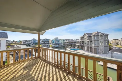 339 Admiral Circle Tiki Island TX 77554