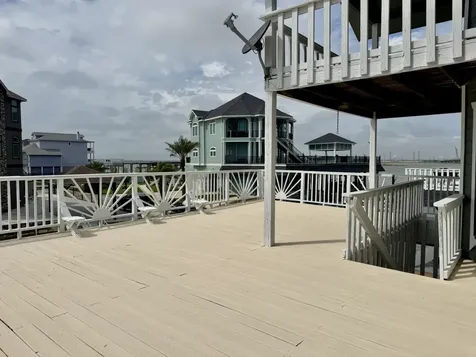 339 Admiral Circle Tiki Island TX 77554
