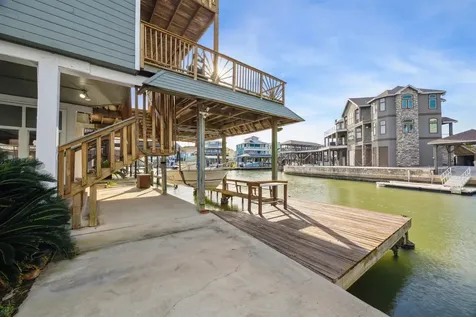 339 Admiral Circle Tiki Island TX 77554