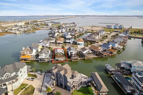 339 Admiral Circle Tiki Island TX 77554
