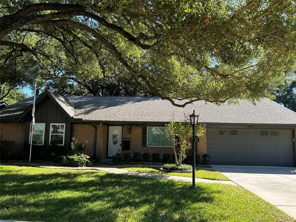 10233 Moorberry Lane Houston TX 77043