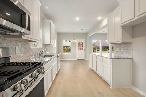 107 Pecan Valley Drive West Columbia TX 77486