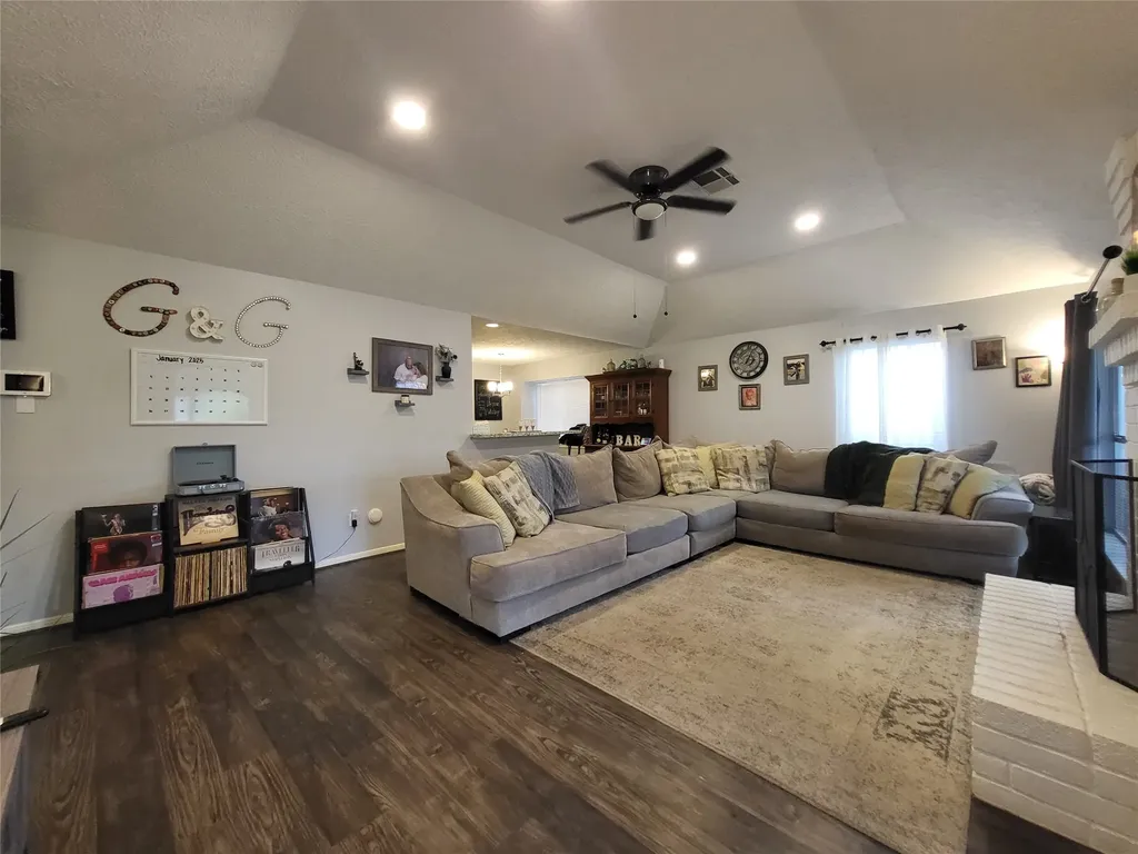 9406 Walnut Glen Drive Houston TX 77064