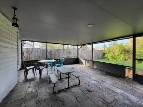 9406 Walnut Glen Drive Houston TX 77064