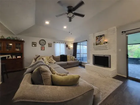 9406 Walnut Glen Drive Houston TX 77064