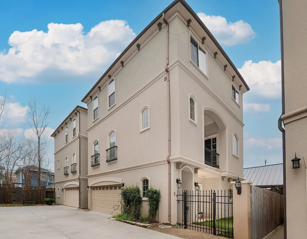 514 Cortlandt Street B Houston TX 77007