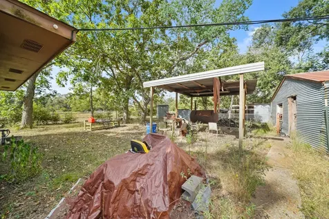 5913 County Road 225 East Bernard TX 77435